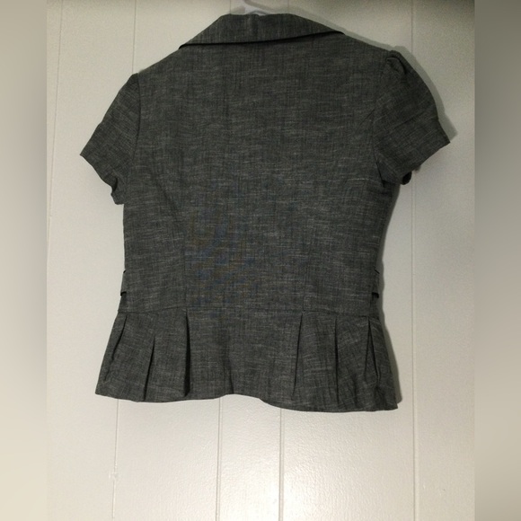 New, Iz Byer, Gray lined with black short-sleeved Blazer Jacket, Size: large. - Picture 2 of 3